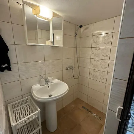 U Efy Apartment